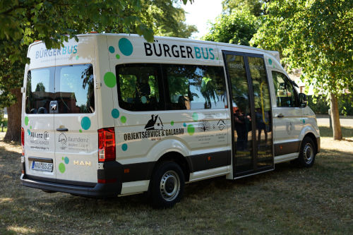 Fertiger Bürgerbus – Seitenansicht mit Beschriftung